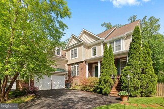 4405 Weyburn Dr, Annandale, VA 22003