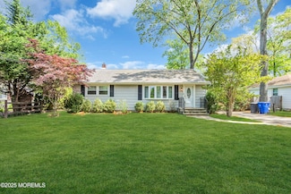 18 Tanager Dr, Toms River, NJ 08755