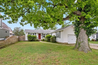 813 NW A St, Bentonville, AR 72712