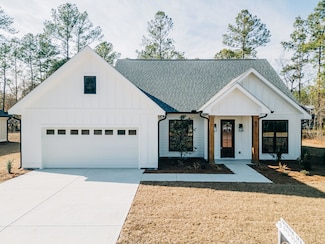 42 Summer Dr, Walterboro, SC 29488