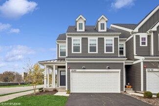 2130 Weatherbee Ln, Naperville, IL 60563