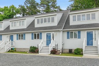 3614 Willow St, Chincoteague Island, VA 23336