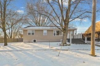 424 S Main St, Farmer City, IL 61842