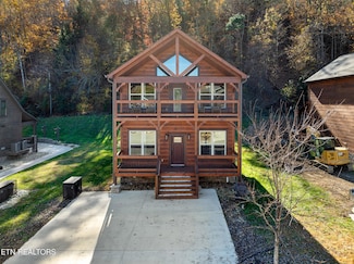 3131 Cherokee Valley Dr, Pigeon Forge, TN 37862