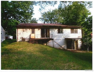 33 Potomac Dr, Fairview Heights, IL 62208