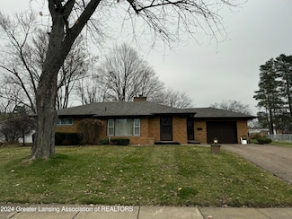 1011 E Colonial Park Dr, Grand Ledge, MI 48837