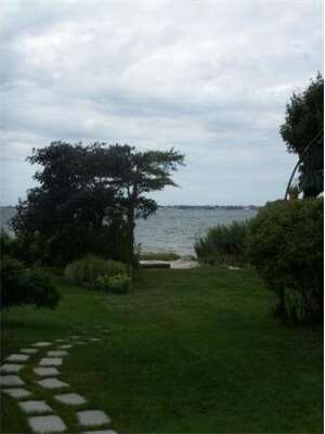 14 Bayview Ave, Fairhaven, MA 02719