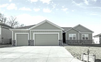 2305 Burris Dr, Harrisonville, MO 64701