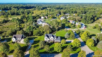 9838 Dublin Dr, Fenton, MI 48430