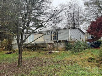 45 Meadow View Ln, Hendersonville, NC 28739