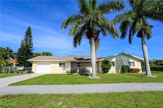 698 107th Ave N, Naples, FL 34108