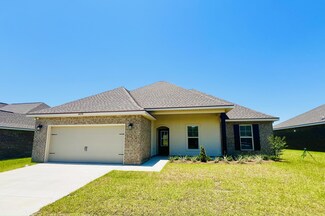 4630 Jayhawk Dr, Crestview, FL 32539