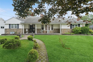 767 Cornwell Ave, Malverne, NY 11565