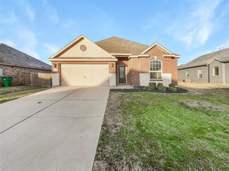 25 Heron Dr, Sanger, TX 76266