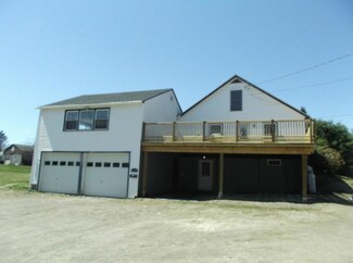 85 Sheldon St, Farmingdale, ME 04344