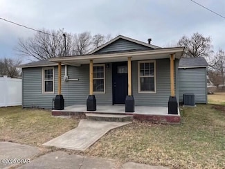 522 N Kentucky St, Carterville, MO 64835