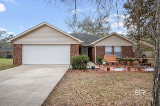 402 W 15th St, Bay Minette, AL 36507