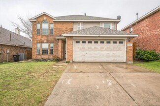9825 Jericho Ln, Fort Worth, TX 76108