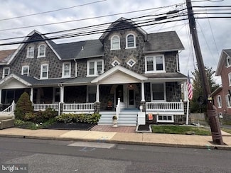 44 E Walnut St, Sellersville, PA 18960