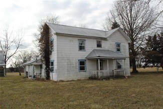 407 N Main St, New Florence, MO 63363