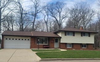 574 Christopher Rd, Jackson, MI 49203