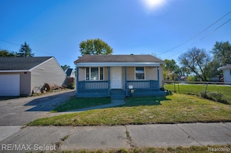 2064 E Parkwood Ave, Burton, MI 48529