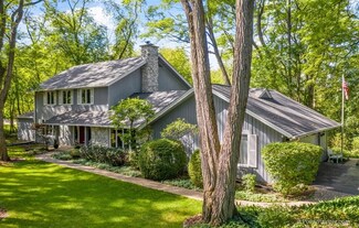 9 Tioga Trail, Lake Barrington, IL 60010
