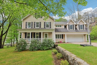 5 Sullivan Ave, Salem, NH 03079