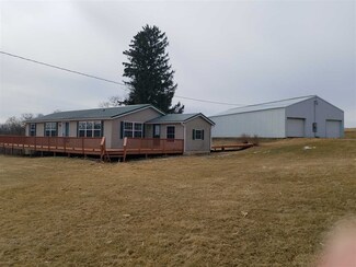 16044 Spry Hill Dr, Richland Center, WI 53581
