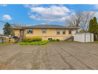 8419 SE Woodstock Blvd, Portland, OR 97266