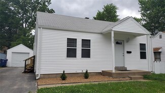 3125 Quiet Ln, Saint Louis, MO 63114