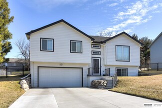 4021 N 212th St, Elkhorn, NE 68022