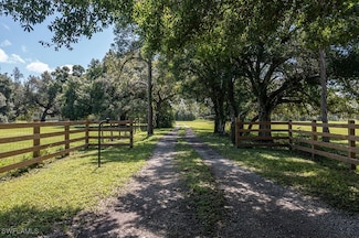 15621 Wendy Ln, Fort Myers, FL 33905