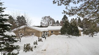 10961 Riley Rd, Interlochen, MI 49643
