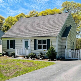 105 Edgewater Dr W, East Falmouth, MA 02536