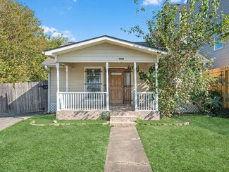 4808 Mcewen St, Houston, TX 77009