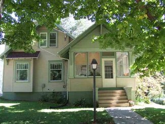 133 N 6th St, West Branch, IA 52358