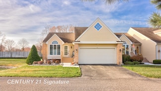 49 Willow Pond Dr W, Saginaw, MI 48603