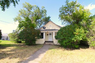 525 Valley St, Minot, ND 58701
