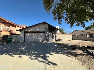 1111 Caperton St, Lancaster, CA 93535
