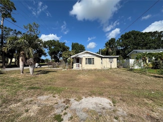 322 34th St W, Bradenton, FL 34205
