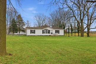 53 26th St, Allegan, MI 49010