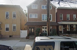 18-38 120th St, Flushing, NY 11356