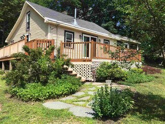 51 Wakefield Rd, Union, NH 03887