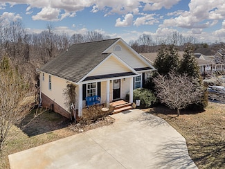 123 Bennett Dr, Lynchburg, VA 24501