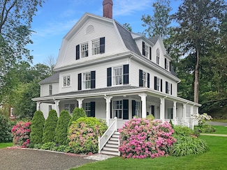 2 and 2A Harbor St, Manchester, MA 01944