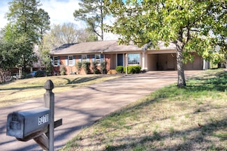 5270 Cole Rd, Memphis, TN 38120
