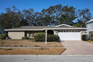 10834 96th St, Largo, FL 33773