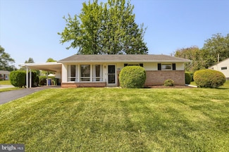 138 Cambridge Dr, Mechanicsburg, PA 17055