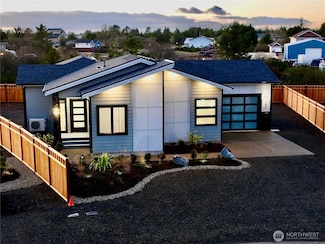 996 Alida Ct SE, Ocean Shores, WA 98569